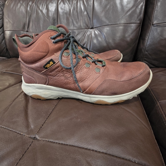 Teva Men's Brown Hiking Shoes - Picture 3 of 5